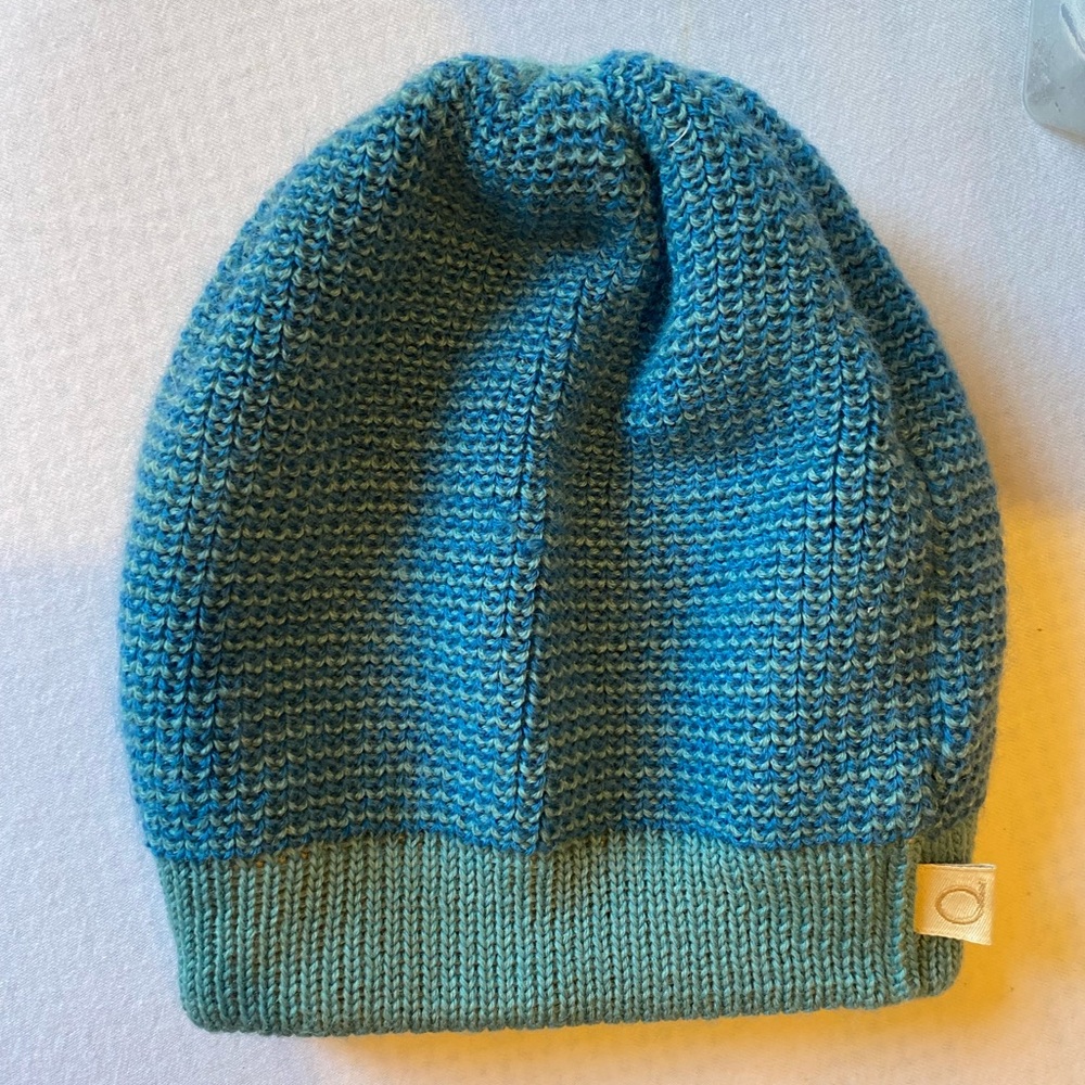 Disana virgin wool baby/toddler hat